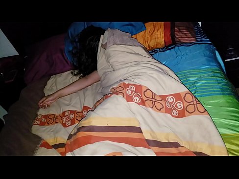 ❤️ 继子在年轻的继母睡觉时责骂她 ️ Beautiful porn️❤