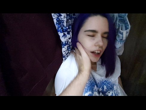 ❤️ 在衣柜里发现我的妹妹并帮助她射精 ️ Beautiful porn️❤